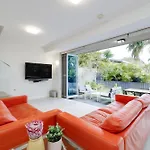 Bondi Holiday Home - Garden